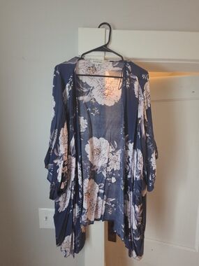 DAVI & DANI Navy Blue Floral Kimono Cardigan